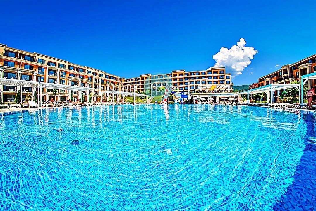 CZTEROPOKOJOWY PENTHOUSE Z TARASEM I FRONTALNYM PANORAMICZNYM WIDOKIEM NA MORZE W PREMIER FORT SVETI VLAS — zdjęcie 3