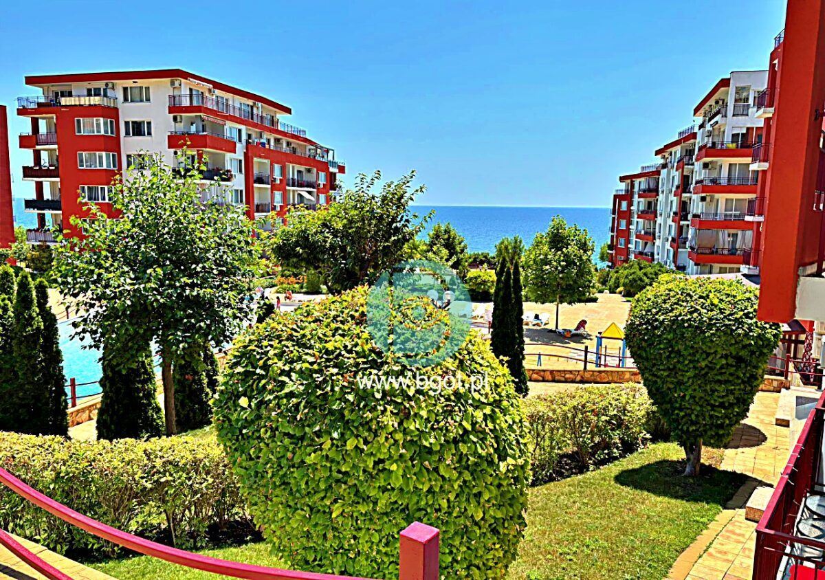 TRZYPOKOJOWE MAISONETTE Z TARASEM I WIDOKIEM NA MORZE W PANORAMA FORT BEACH SVETI VLAS — zdjęcie 3