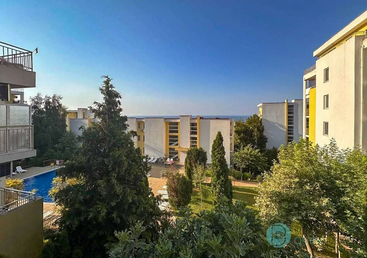 Mieszkanie z balkonem i widokiem na basen – Crown Fort Club, Sveti Vlas — zdjęcie 1