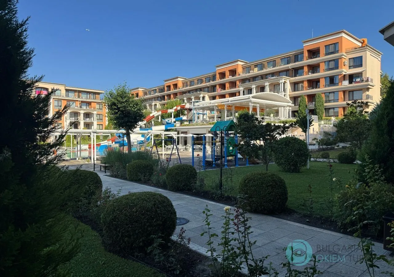 Apartament z balkonem i widokiem na basen w pierwszej linii – Premier Fort, Sveti Vlas