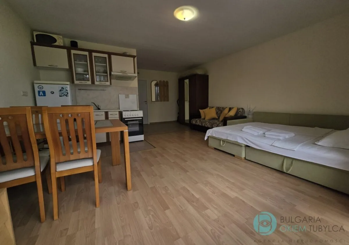 Przestronne studio 100 m od morza – Crown Fort Club, Sveti Vlas