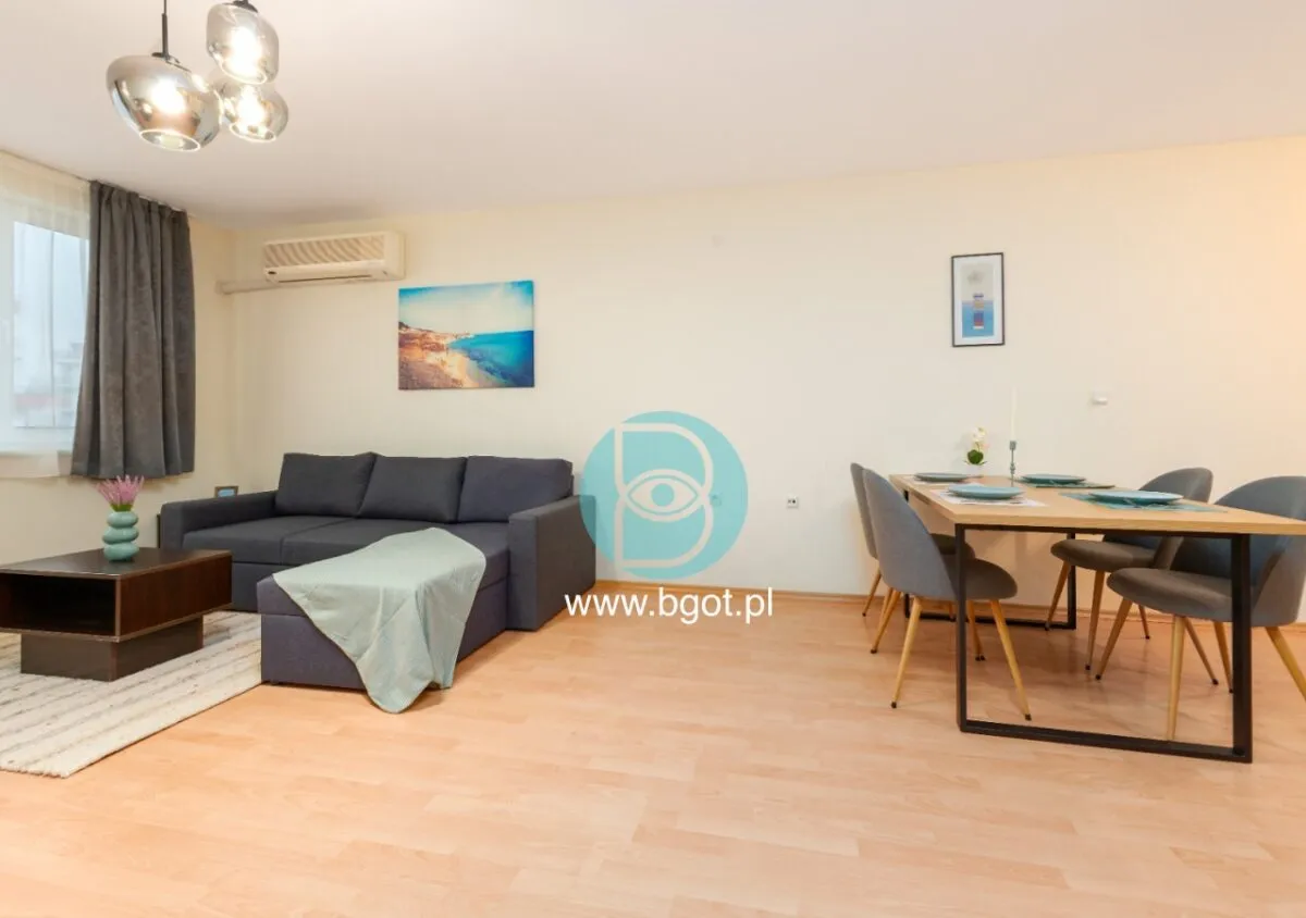 TRZYPOKOJOWE MIESZKANIE Z FRONTALNYM WIDOKIEM NA MORZE W PANORAMA FORT BEACH SVETI VLAS — zdjęcie 4